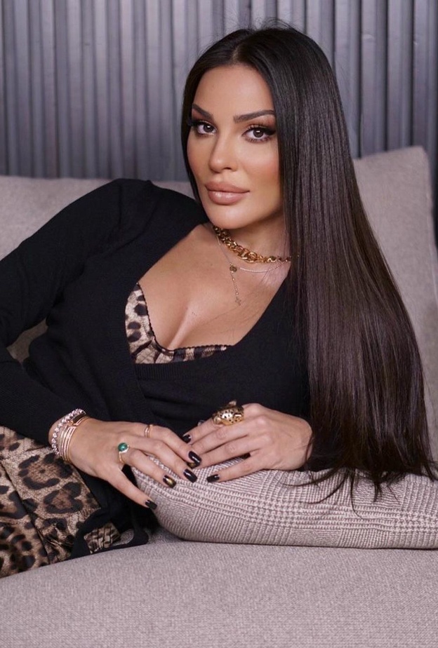 نقشة النمر كانت عنوان أحدث إطلالات نادين نجيم