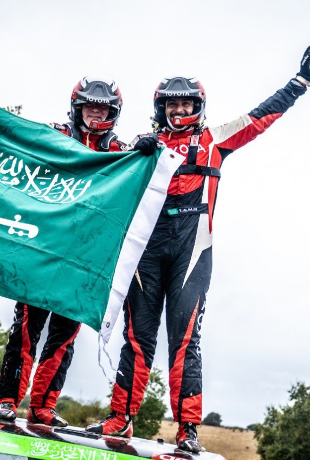 يزيد الراجحي أول سعودي يفوز بكأس العالم للراليات الصحراوية الصورة من حساب يزيد الراجحي