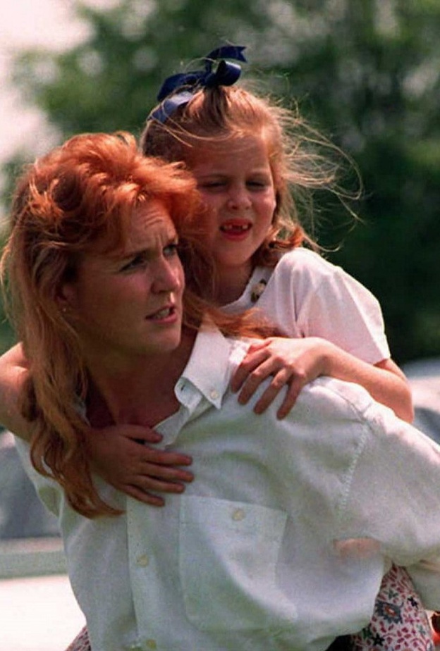 من هن أميرات العائلة المالكة البريطانية الحاملات لاسم إليزابيث تكريما لها؟