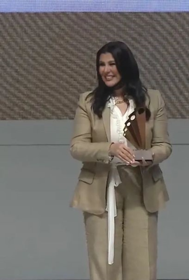 تكريم الإعلامية منى الشاذلي