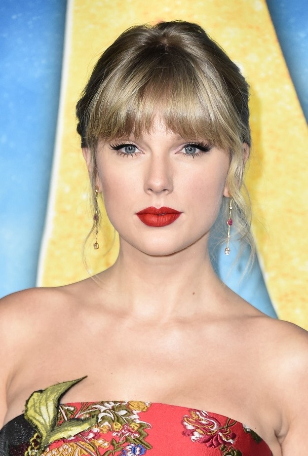 أجمل ألوان أحمر شفاه للبشرة الفاتحة من وحي تايلور سويفت