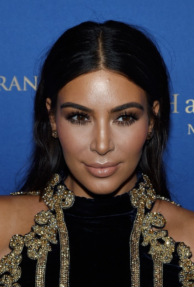 أفضل الإطلالات الجمالية لـ كيم كارداشيان بمناسبة عيد ميلادها