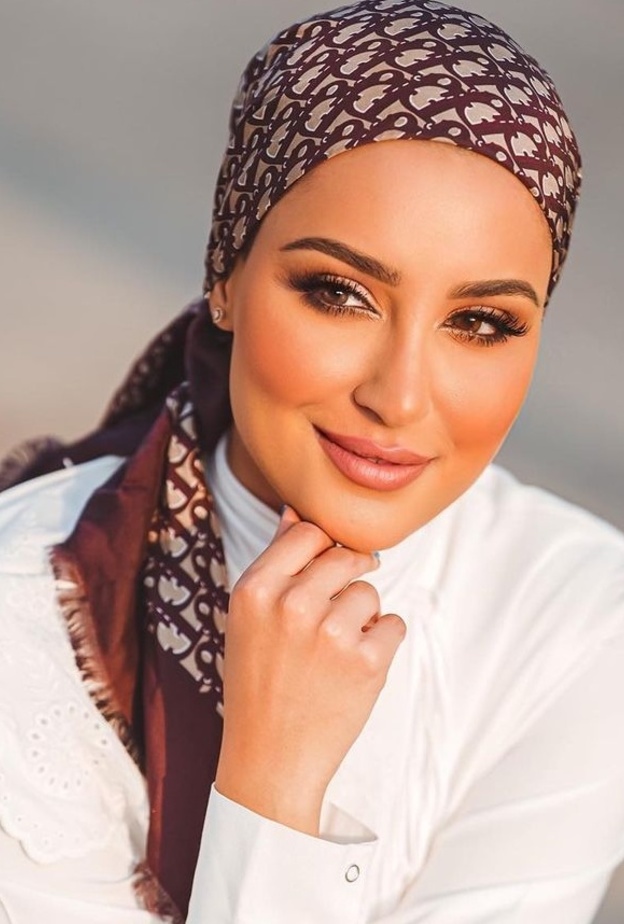 مكياج خريفي للمحجبات من وحي إطلالات دلال الدوب