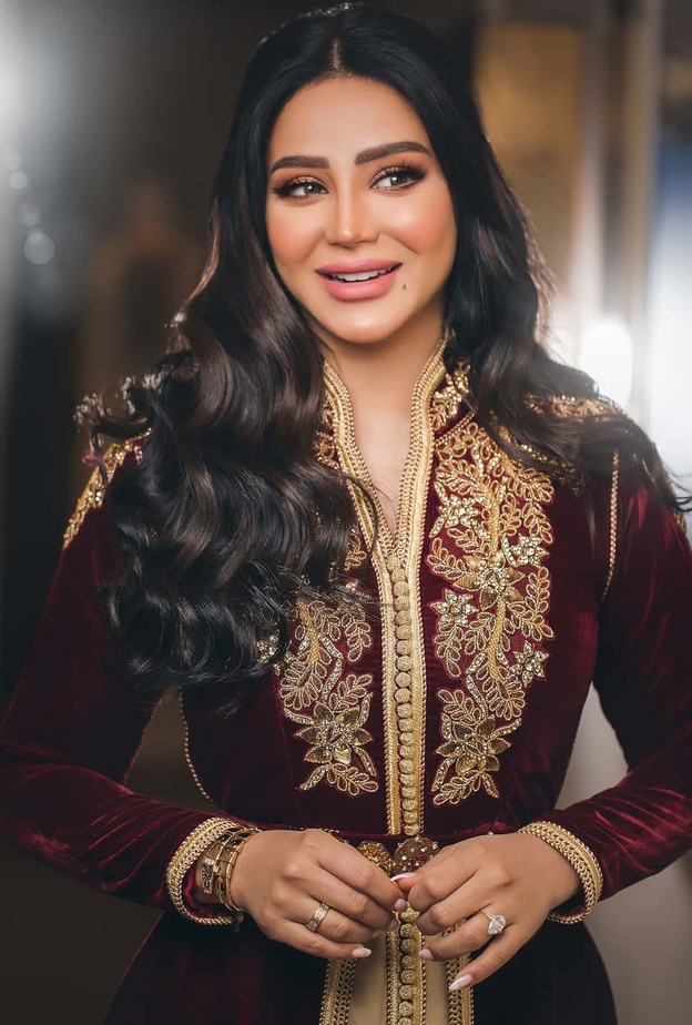 تسريحة الويفي الراقية على طريقة لجين عمران-صورة من حسابها على إنستاغرام