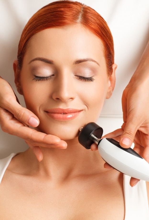  مخاطر عملية شد الوجه بتقنية الهايفو وأهم نتائجها