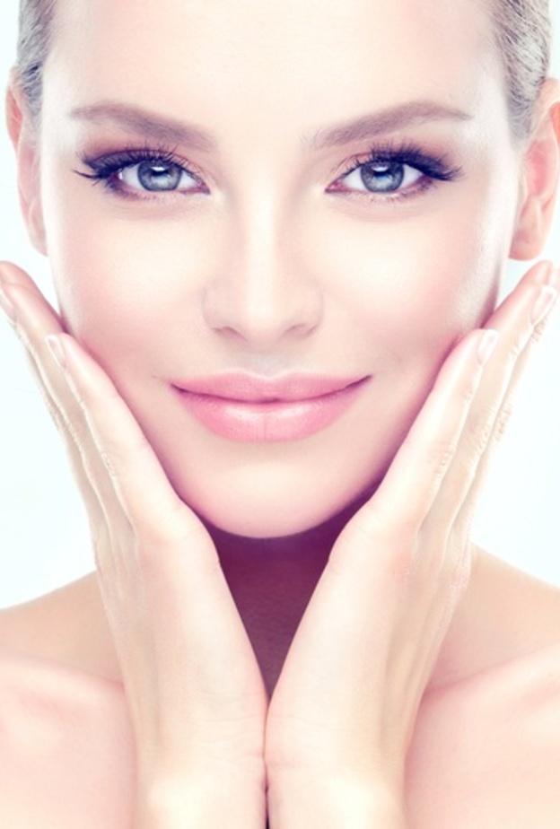 طريقة تحضير قناع الكركم والطين للحصول على بشرة متوهجة