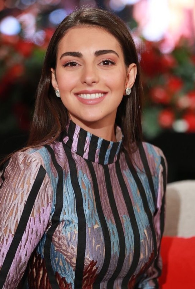 طريقة تطبيق مكياج ناعم مستوحى من أسلوب فاليري أبو شقرا