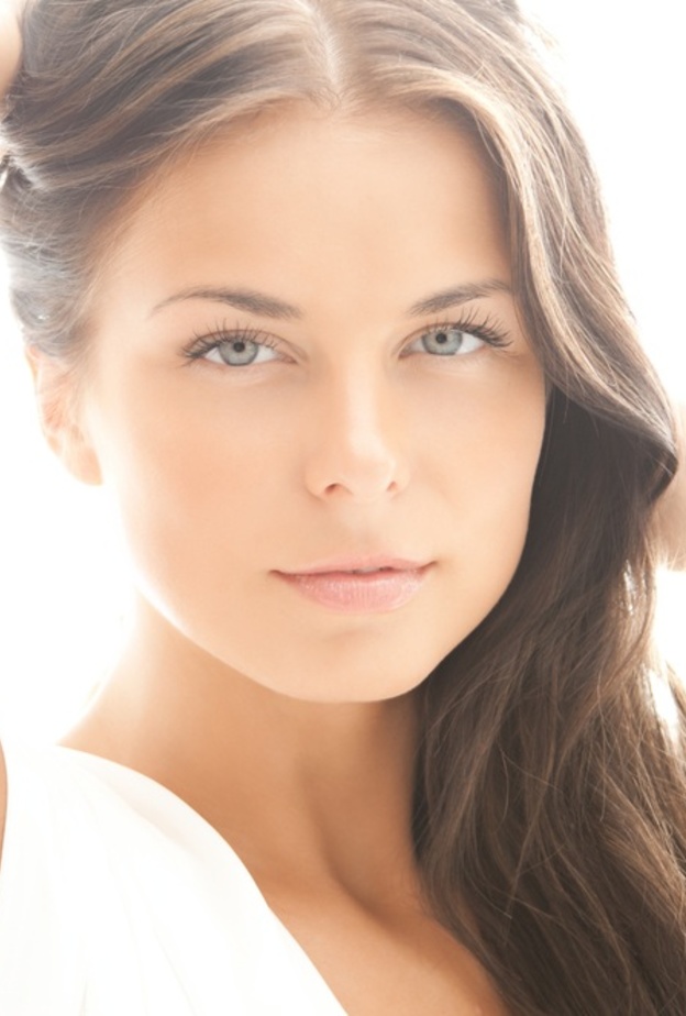 نصائح جمالية لصاحبات البشرة الدهنية وكيفية العناية بالبشرة