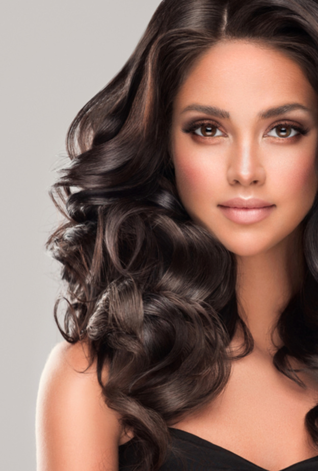 وصفات وخلطات طبيعية لتكثيف الشعر على طريقة السعوديات