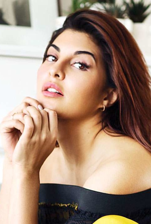 جاكلين فيرنانديز تنفي مواعدة سوكيش شاندراشيخار في بيان شديد اللهجة