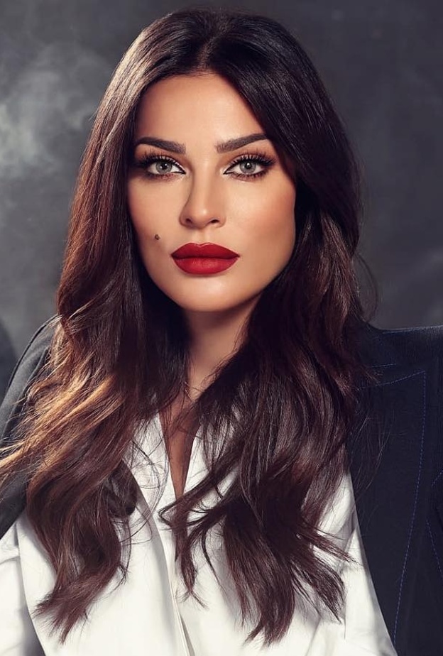 ألوان أحمر شفاه تناسب البشرة الحنطية من وحي نادين نجيم