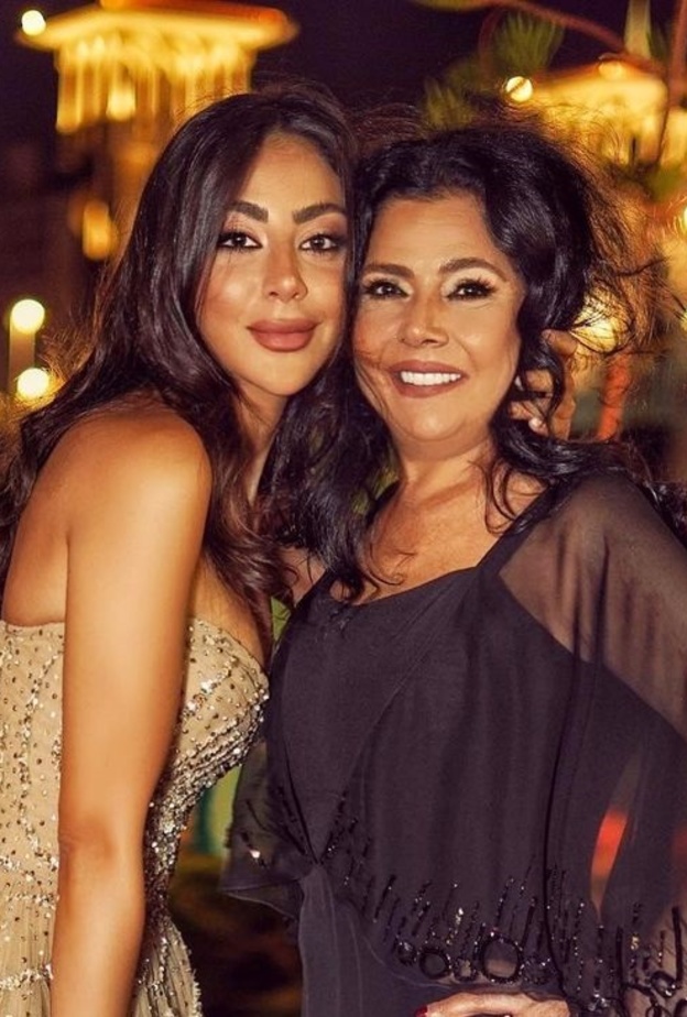 صباح الجزائري  وابنتها ترف التقي