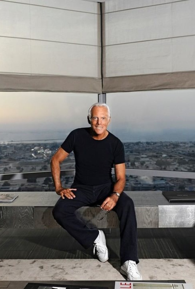  المصمم جورجيو أرماني 