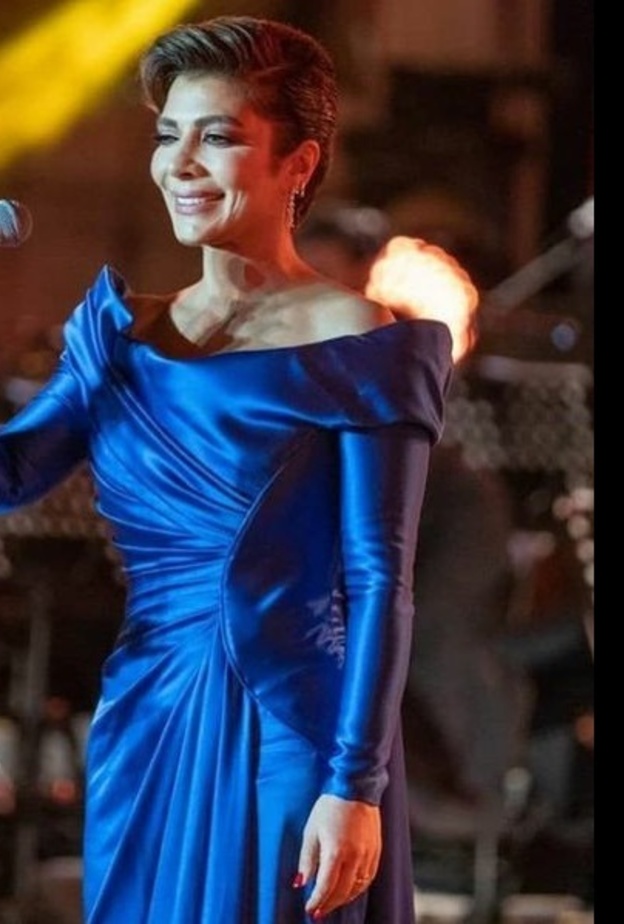 أصالة نصري تختار الأزرق بأول إطلالة لها بعد الزواج في حفلها بالإمارات.. 2021