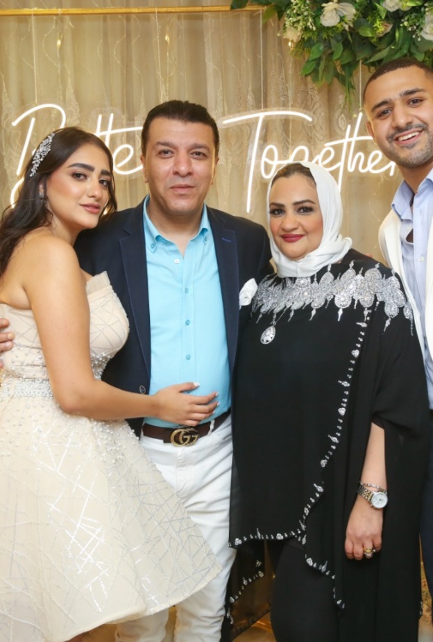 مصطفى كامل يحتفل بخطوبة ابنته بأجواء عائلية ..10 صور
