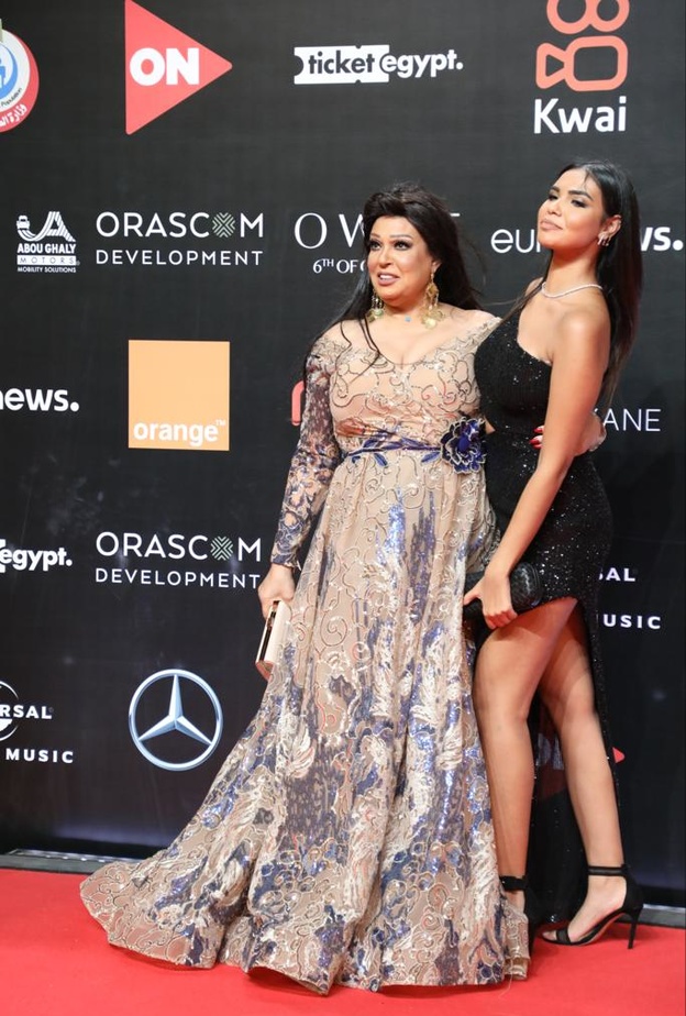 فيفي عبده وحفيدتها 