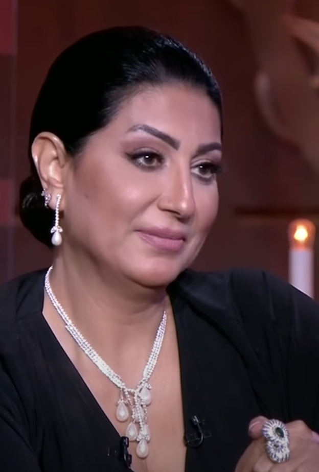 وفاء عامر- صورة من برنامج "الحكاية"