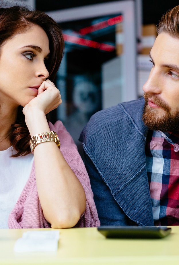 7 عادات سيئة تدمر الثقة بين الزوجين