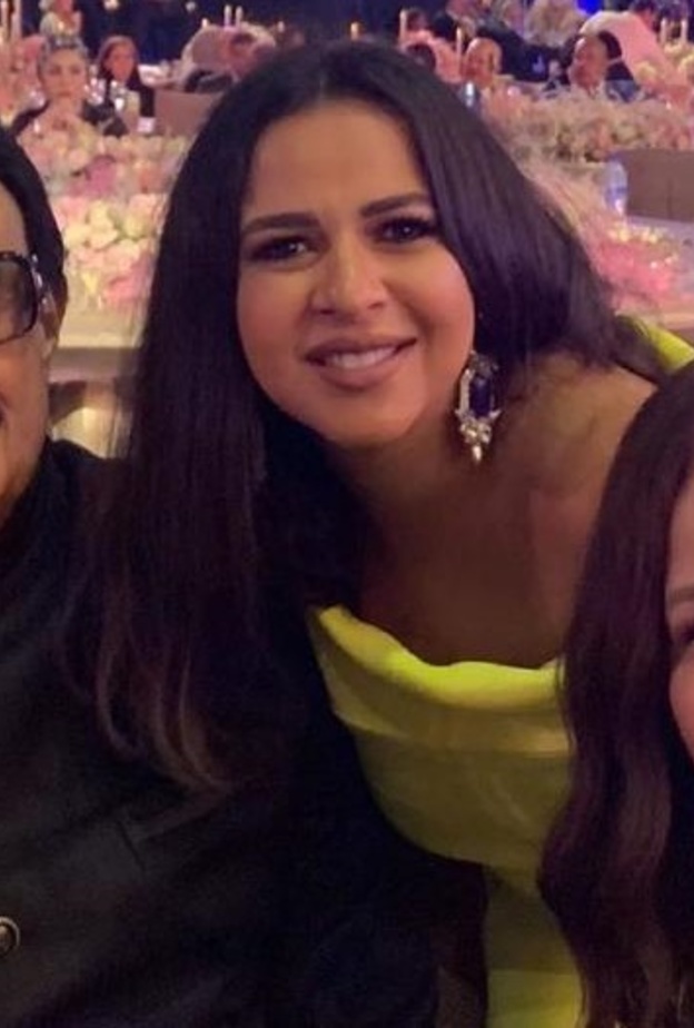 إيمي سمير غانم مع والديها