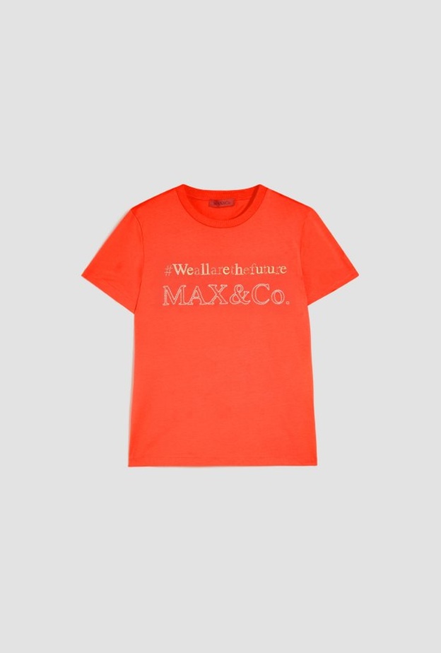 MAX&Co تطلق مجموعة تي شيرت محدودة الإصدار خاصة بمعرض إكسبو 2020