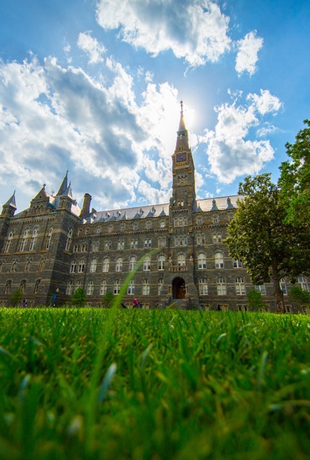 "برنامج قيادات عالمية جورج تاون" يكرم خريجات برنامج القيادة التنفيذية  