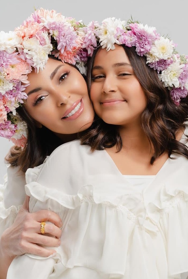 داليا البحيري وابنتها