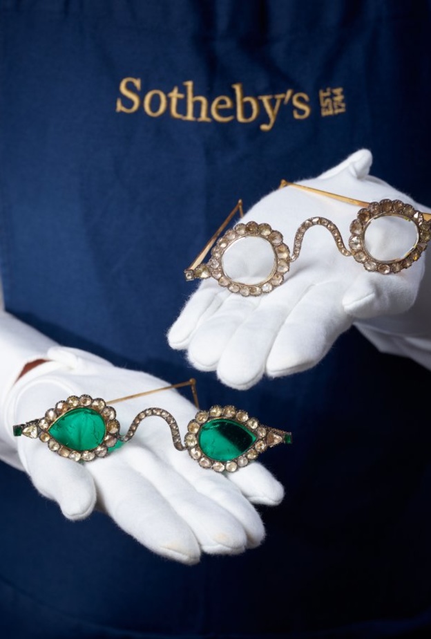 كنوز تاريخية رائعة في مزاد سوثبيز بأكثر من 4 ملايين دولار!