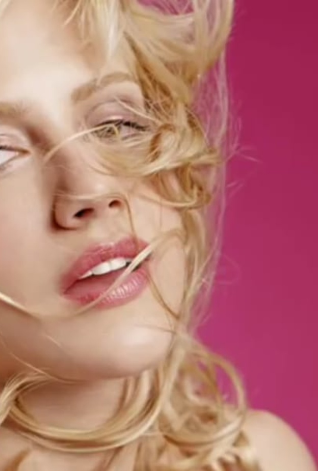 وثائقي جديد يكشف معاناة بريتاني ميرفي