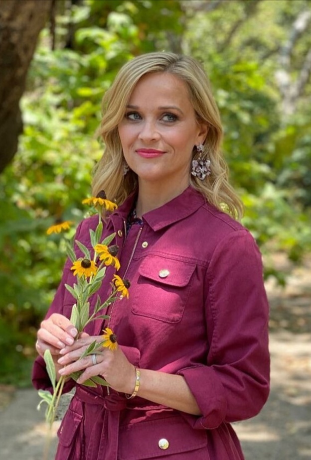 صورة مميزة ورسالة خاصة من ريس ويذرسبون لشقيقها في عيد ميلاده