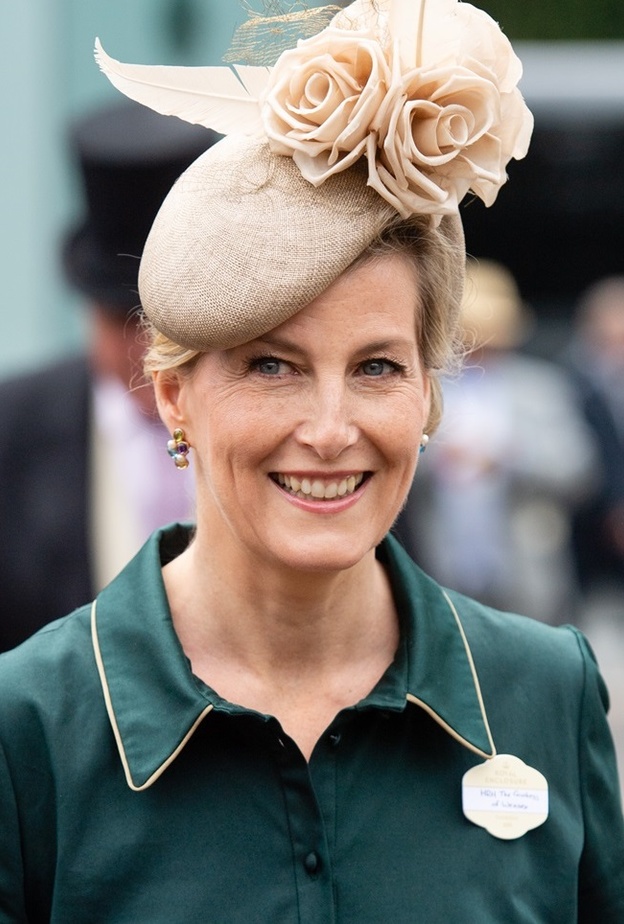 ما علاقة الأميرة ديانا بخاتم خطوبة الكونتيسة صوفي الماسي؟