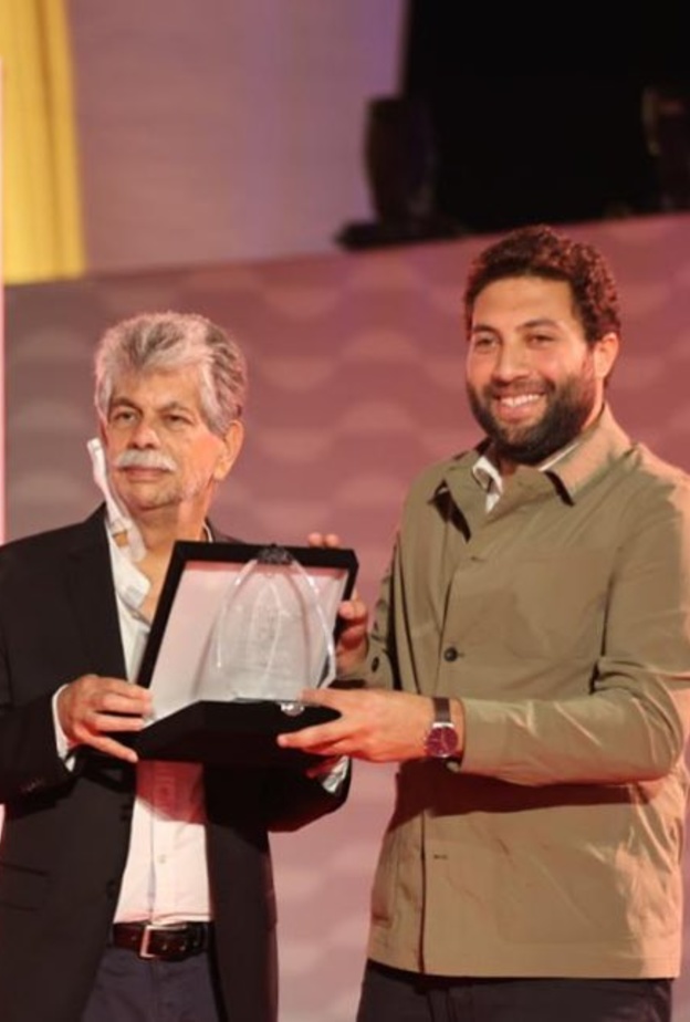 مخرج فيلم ريش 