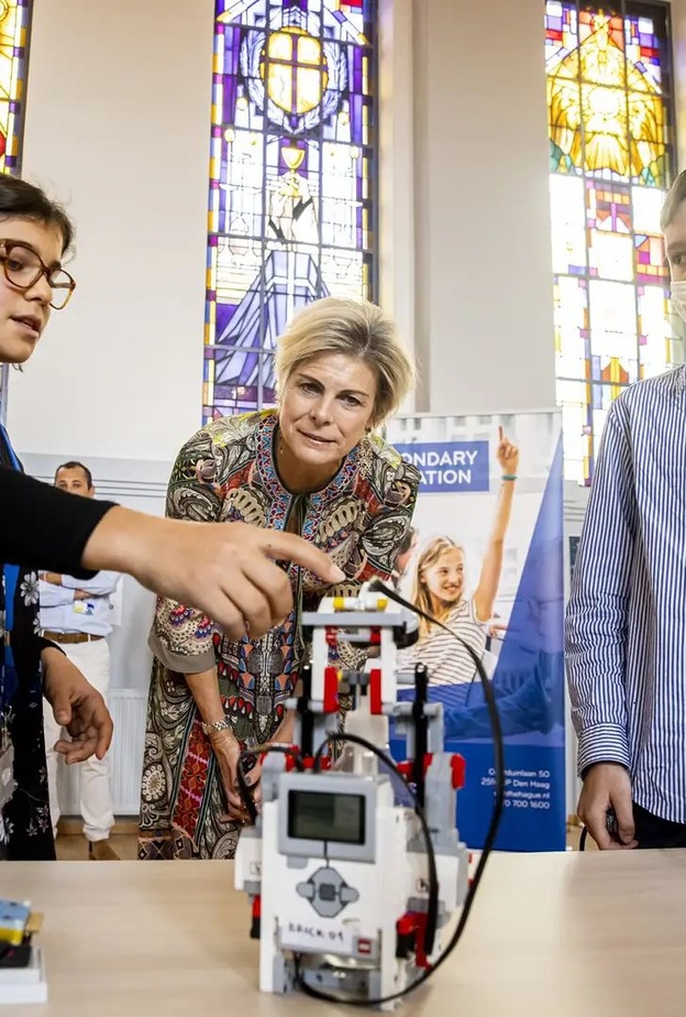 الأميرة لورنتين تفتتح المدرسة الأوروبية في لاهاي