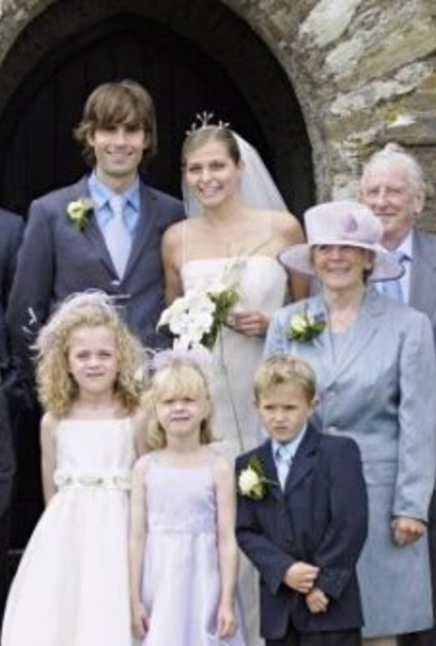 عروس ترفض دعوة شقيقتها المصابة بالتوحد لحفل زفافها