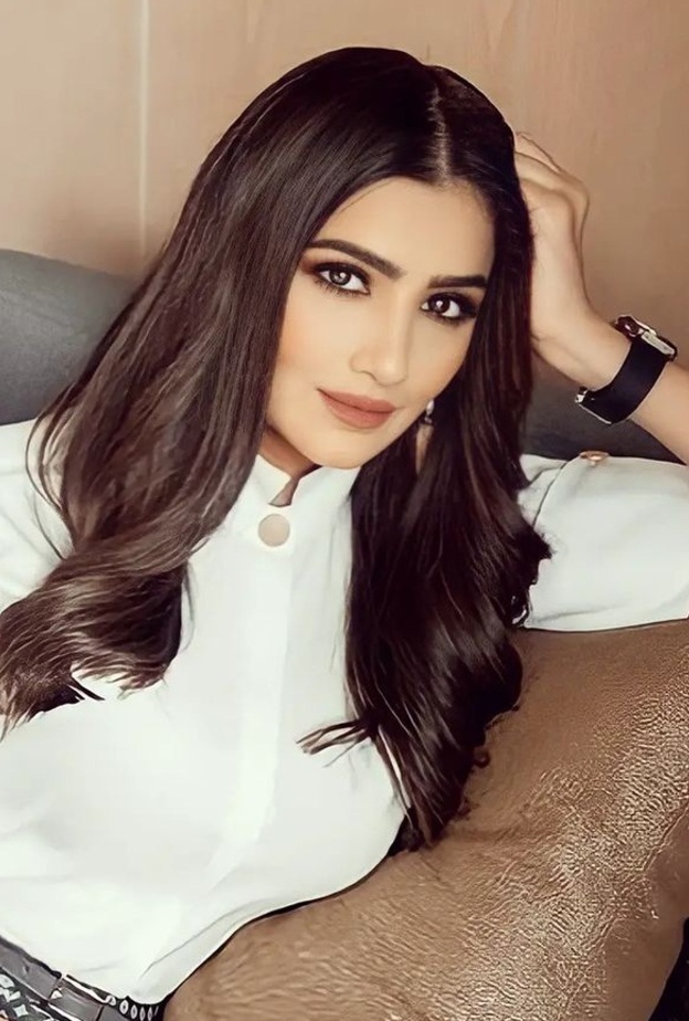 مي عمر- صورة من حسابها على انستقرلم