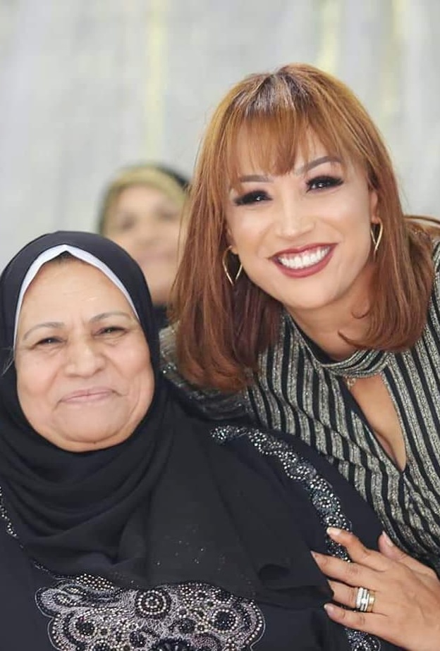 صفاء جلال ووالدتها