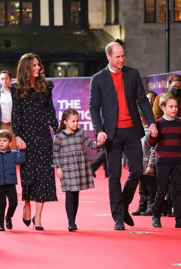 متى ينضم الأمير لويس لوالديه في جولة ملكية رسمية؟