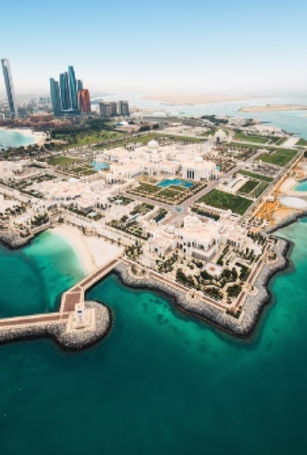 جون سينا يعلنها للجميع "الوقت قد حان" لاستكشاف أبوظبي