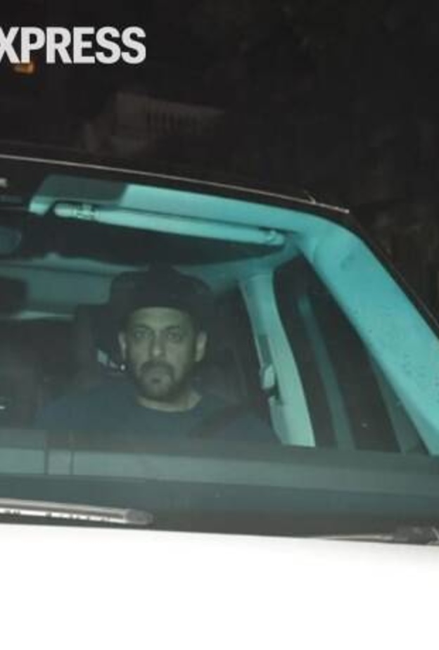 سلمان خان يزور شاروخان بعد القبض على نجله