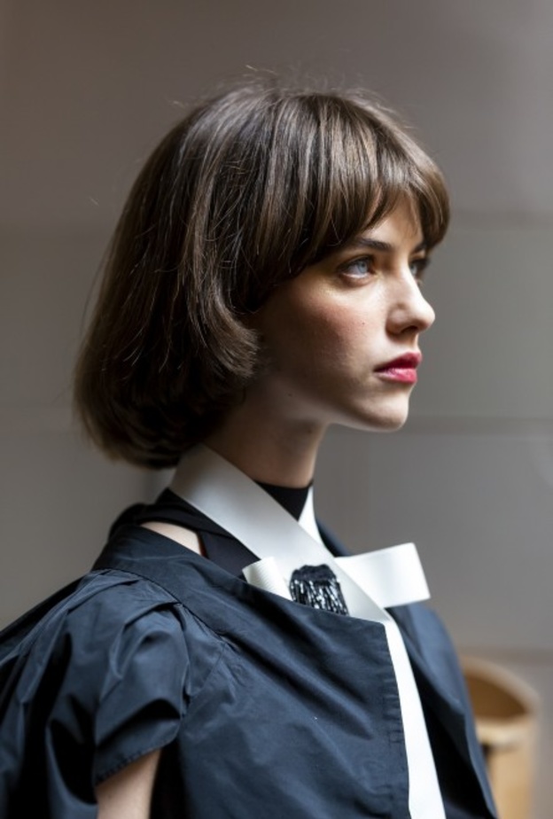 قصة شعر كاري مستقيم من  دار Andrew GN