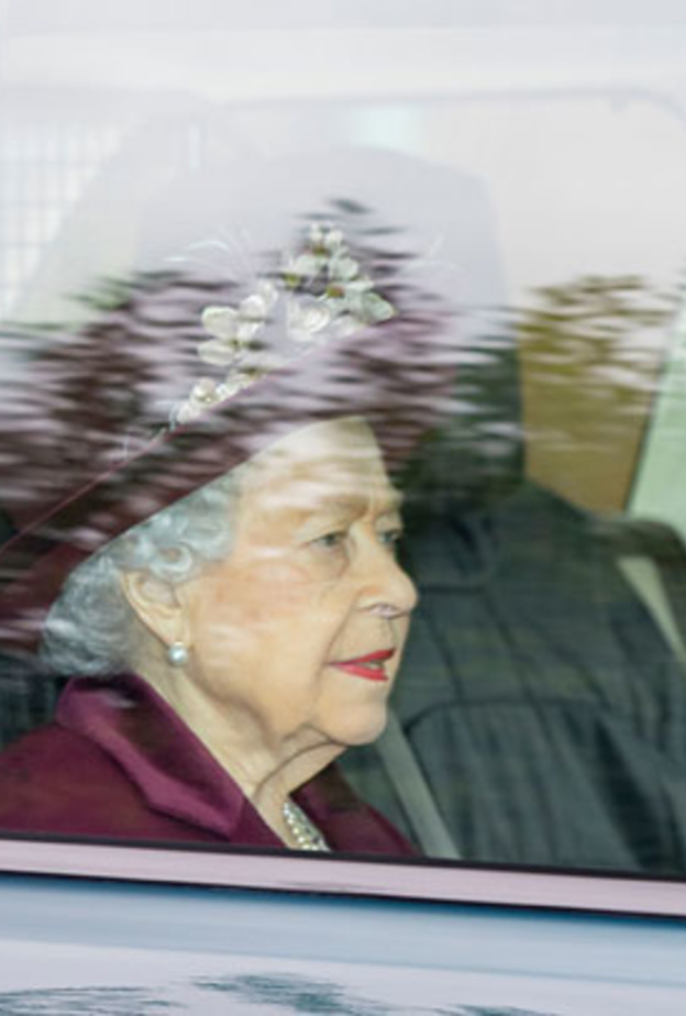 ملكة بريطانيا تحضر أول قداس عام مع أفراد الجمهور للمرة الأولى منذ 18 شهر