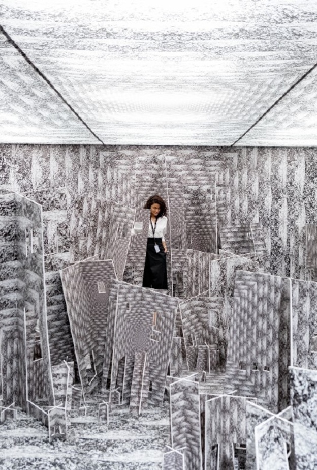 بالصور: حي جاكس بالدرعية يحتضن معرض الفن المعاصر "بينالسور"