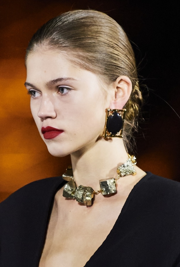 احمر شفاه قوي من دار Saint Laurent
