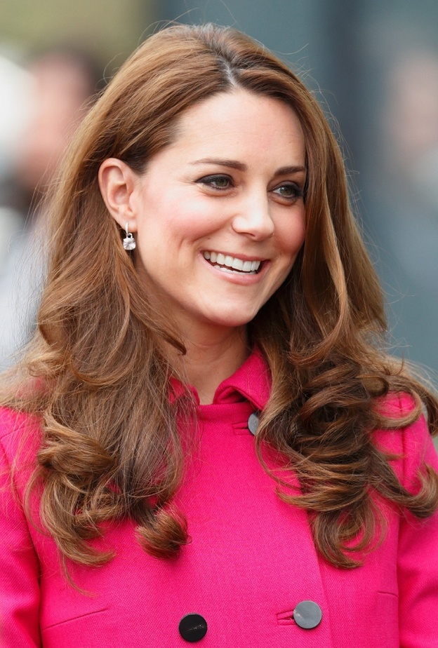 أجمل تسريحات شعر ويفي من الأسفل بأسلوب الدوقة كيت ميدلتون