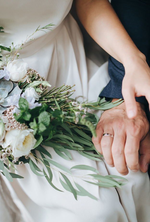 shutterstock_نصائح لإضافة اللون الأخضر إلى حفل زفافك