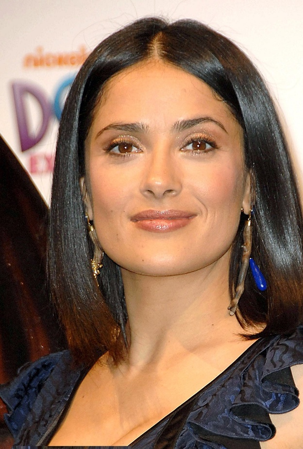 رسمات مكياج تليق بسهرات خريف 2021 من وحي إطلالات النجمات العالميات