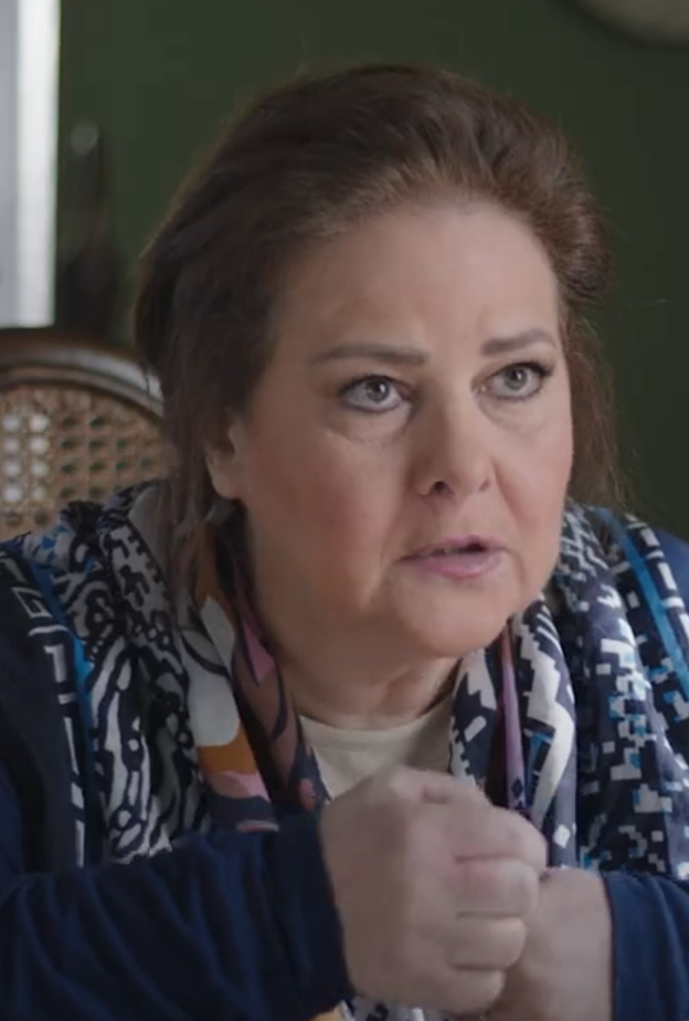 دلال عبد العزيز في فيلم "فرق خبرة"