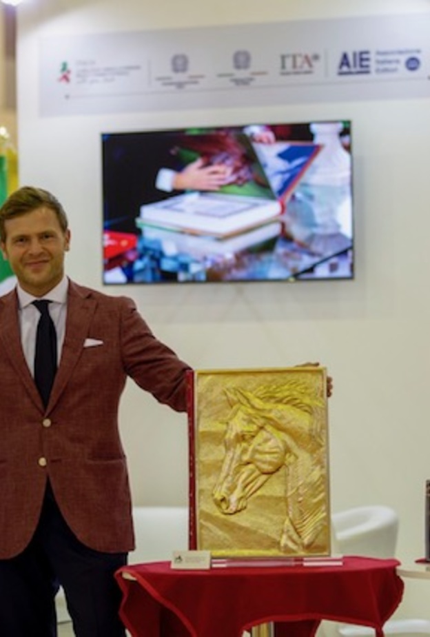 أسرار التقنيّات العتيقة لفنّ التجليد الإيطالي تظهر بوضوح في الشارقة الدولي للكتاب