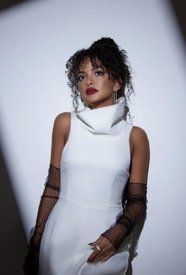 اطلالات أنيقة للصبايا مستوحاة من أجواء الجودي