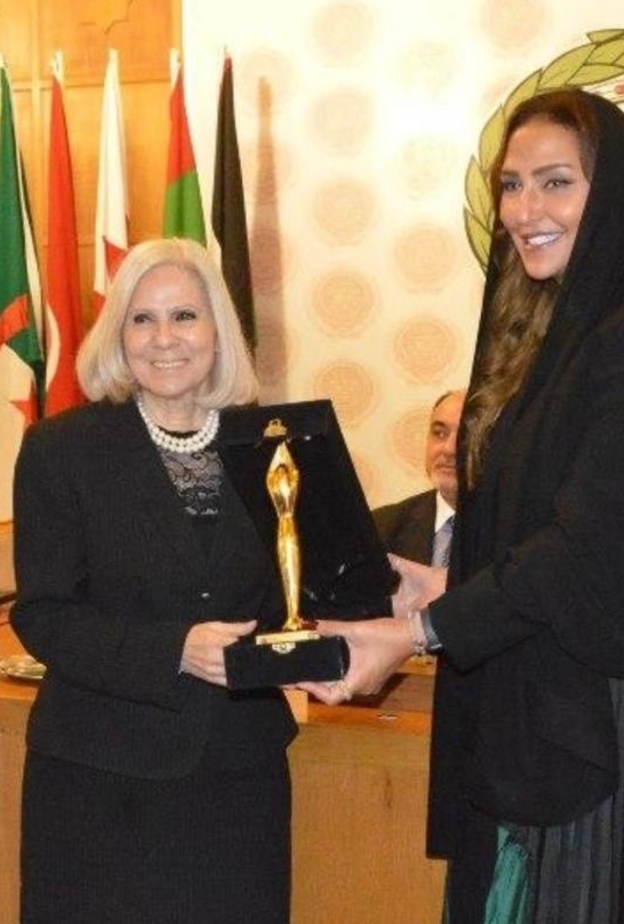 الأميرة "لمياء بنت ماجد" تفوز بجائزة الشخصية الأكثر تأثيرا في مجال الأعمال الخيرية التنموية