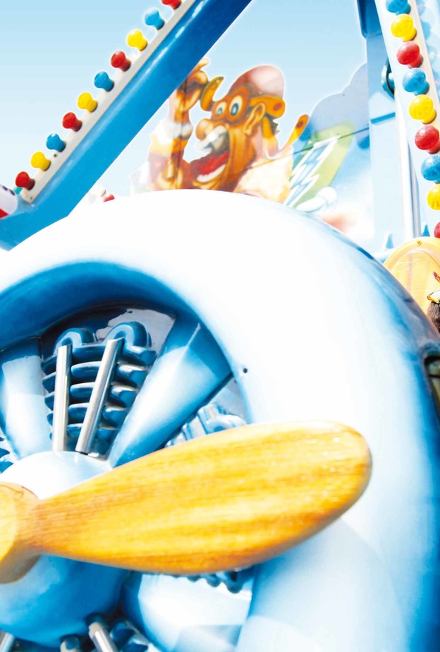 السعادة في عيون الصغار مدينة ألعاب الهيلي - المصدر سياحة أبوظبي 